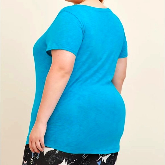 ❤️NWT VINTAGE TORRID NIGHTMARE BEFORE CHRISTMAS ZERO TEE HALLOWEEN PLUS SIZE 1X - Picture 3 of 9